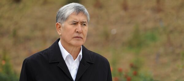 Участие Алмазбека Атамбаева в айт-намазе в селе Арашан - Sputnik Кыргызстан