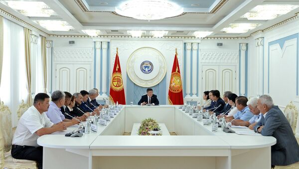 Президент Кыргызской Республики Сооронбай Жээнбеков принял членов Государственной комиссии - Sputnik Кыргызстан
