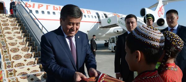 Президент Сооронбай Жээнбеков с государственным визитом прибыл в г.Ашхабад, Туркменистан - Sputnik Кыргызстан