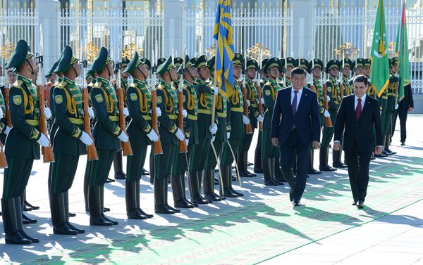 Государственный визит президента Сооронбая Жээнбекова в Ашхабад - Sputnik Кыргызстан