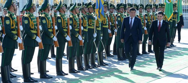 Государственный визит президента Сооронбая Жээнбекова в Ашхабад - Sputnik Кыргызстан