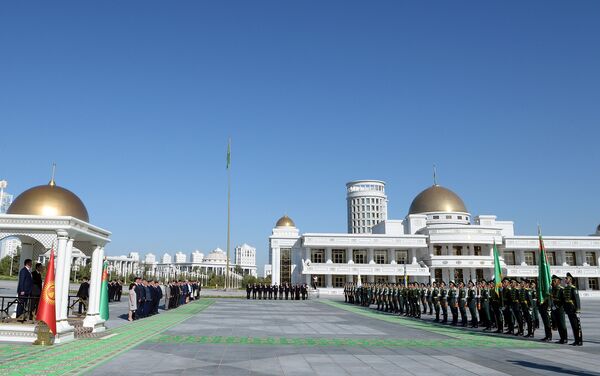 Государственный визит Президента Сооронбая Жээнбекова в Туркменистан - Sputnik Кыргызстан