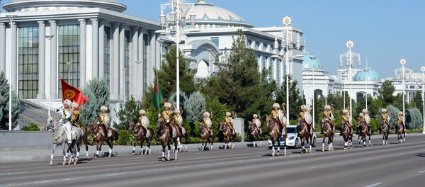 Государственный визит Президента Сооронбая Жээнбекова в Туркменистан - Sputnik Кыргызстан