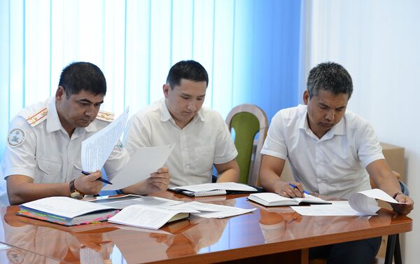 Под сопредседательством секретаря Совета безопасности Дамира Сагынбаева состоялось заседание экспертной рабочей группы по реформированию подразделений органов внутренних дел, обеспечивающих дорожную безопасность - Sputnik Кыргызстан