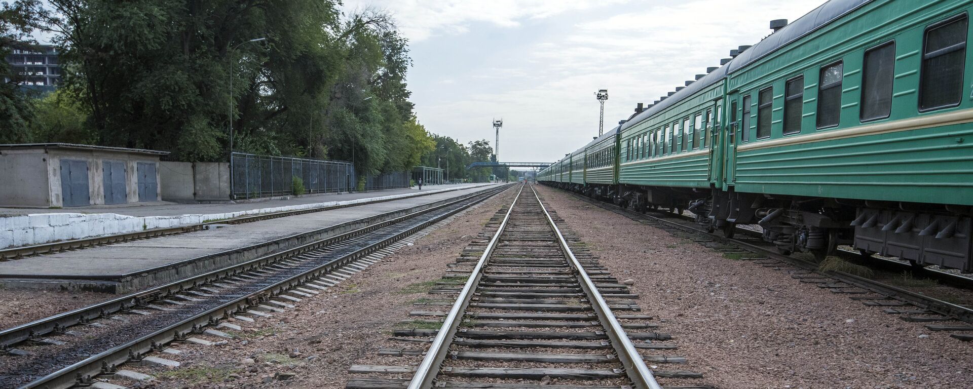Темир жол вокзалындагы поезд. Архив - Sputnik Кыргызстан, 1920, 31.05.2022