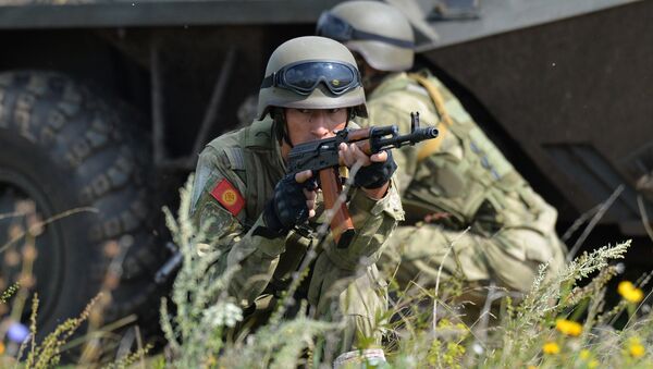 Военнослужащие КР на совместных военных антитеррористических учениях Мирная миссия – 2018 на полигоне в Чебаркуле - Sputnik Кыргызстан