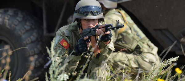 Военнослужащие КР на совместных военных антитеррористических учениях Мирная миссия – 2018 на полигоне в Чебаркуле - Sputnik Кыргызстан