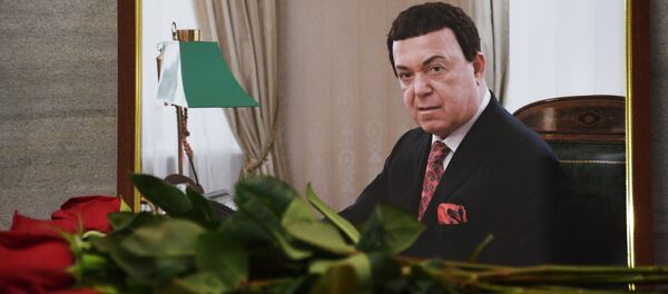 Цветы в память об Иосифе Кобзоне - Sputnik Кыргызстан