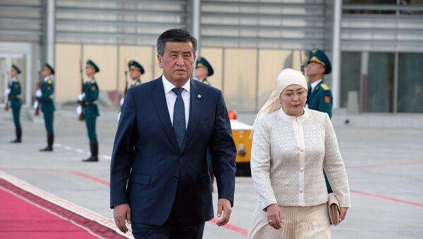 Экс-президент Кыргызстана Сооронбай Жээнбеков и бывшая первая леди Айгул Жээнбекова. Архивное фото - Sputnik Кыргызстан
