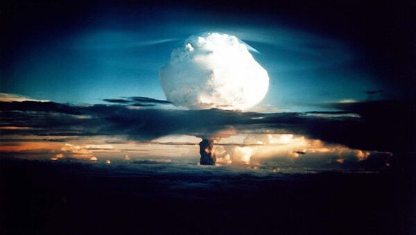 Взрыв ядерной бомбы. Архивное фото - Sputnik Кыргызстан