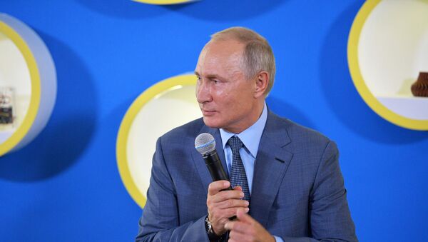 Президент РФ В. Путин посетил образовательный центр Сириус - Sputnik Кыргызстан