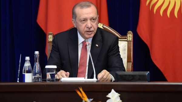 Президент Турецкой Республики Реджеп Тайип Эрдоган во время заявления для представителей сми по итогам двусторонних переговоров - Sputnik Кыргызстан