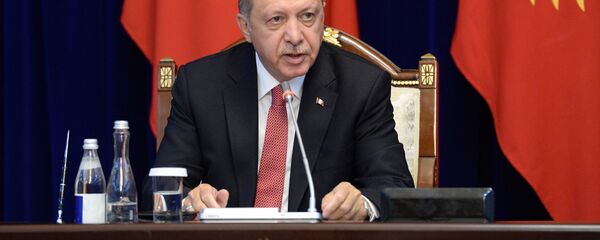 Президент Турецкой Республики Реджеп Тайип Эрдоган во время заявления для представителей сми по итогам двусторонних переговоров - Sputnik Кыргызстан