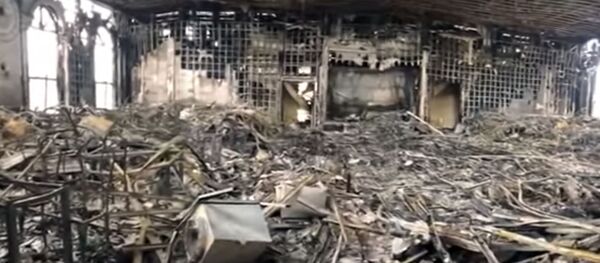 Обугленное и разрушенное кафе Арзу — печальное видео после пожара Обугленное и разрушенное кафе Арзу — печальное видео после пожара - Sputnik Кыргызстан