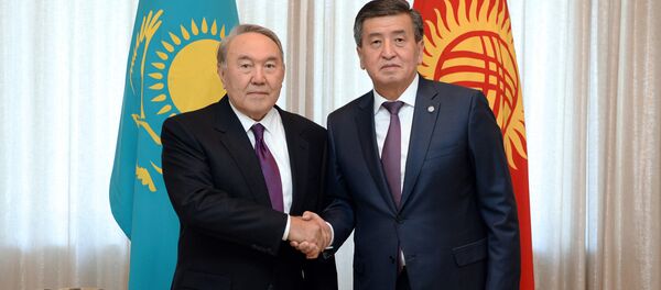 Встреча президента КР Сооронбая Жээнбекова с главной Казахстана Нурсултаном Назарбаевым - Sputnik Кыргызстан
