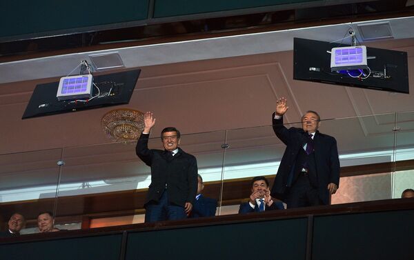 Президент КР Сооронбай Жээнбеков и президент Республики Казахстан Нурсултан Назарбаев - Sputnik Кыргызстан