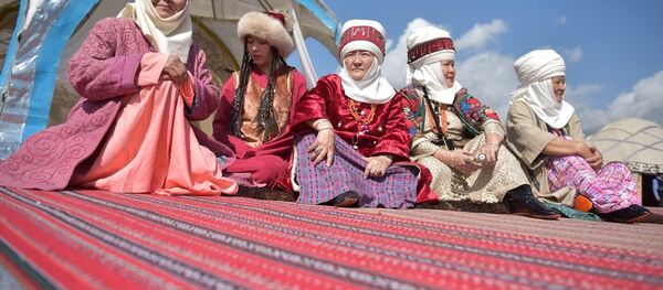 III Всемирных игр кочевников. 2 день. Этногородок Бишкек ордо в ущелье Кырчын III Всемирных игр кочевников. 2 день. Этногородок Бишкек ордо в ущелье Кырчын - Sputnik Кыргызстан