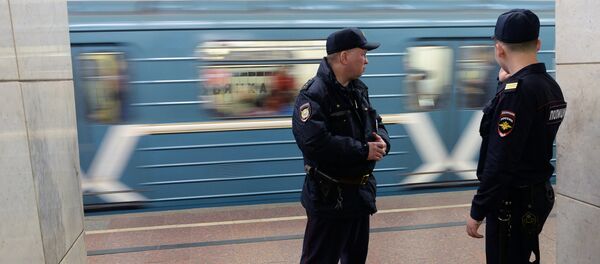 Меры безопасности в московском метро Меры безопасности в московском метро - Sputnik Кыргызстан