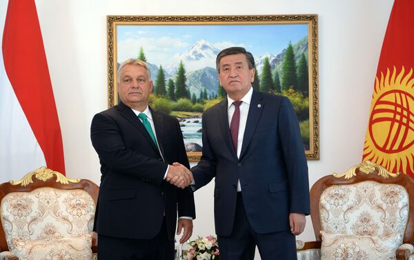 Президента КР, глава страны Сооронбай Жээнбеков встретился с Орбаном, прибывшим в Кыргызстан с официальным визитом. - Sputnik Кыргызстан
