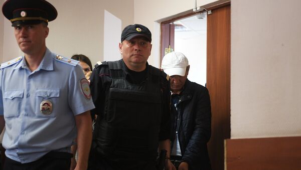 Рассмотрение ходатайства следствия об аресте подозреваемого в убийстве сотрудника полиции - Sputnik Кыргызстан