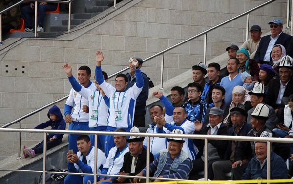 Сборная Узбекистана сенсационно обыграла сборную Казахстана, со счетом 4:5 в полуфинальном матче на ипподроме в Чолпон-Ате - Sputnik Кыргызстан