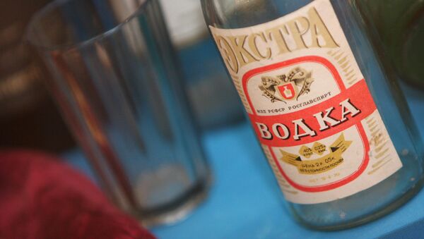 Пустая бутылка водки. Архивное фото - Sputnik Кыргызстан