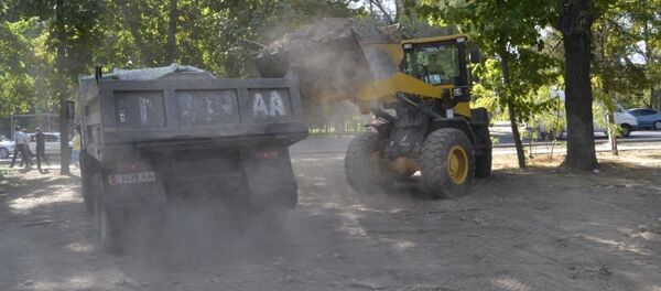 Стихийная свалка в парке имени Юлиуса Фучика - Sputnik Кыргызстан