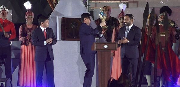 Келсеңиз жыргамаксыз! Көчмөндөр оюну элдин жер чаңыткан бийи менен аяк - Sputnik Кыргызстан