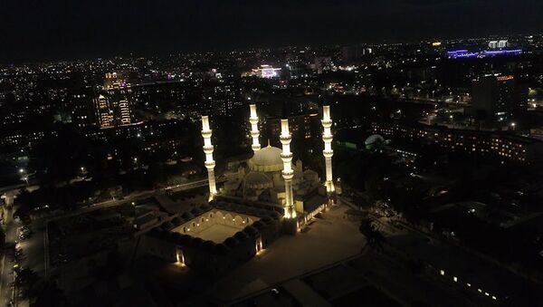 Новая главная мечеть Бишкека ночью — невероятное видео с дрона - Sputnik Кыргызстан