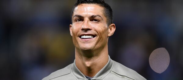 Португальский футболист, нападающий итальянского клуба Ювентус Криштиану Роналду. Архивное фото - Sputnik Кыргызстан