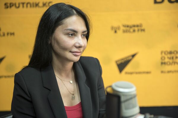 Этот посетитель оставил мне € 500 чаевых — как официантка стала гендиректором - Sputnik Кыргызстан