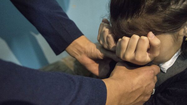 Насилие над ребенком. Иллюстративное фото - Sputnik Кыргызстан