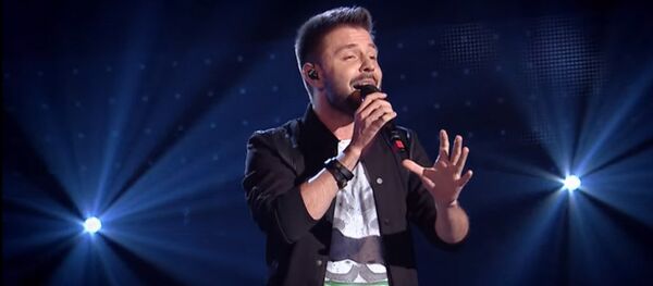 Певец довел зал до истерики, в точности исполнив песню Майкла Джексона. Видео - Sputnik Кыргызстан