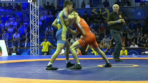 Уложил соперника за 68 секунд — как кыргызстанец вышел в финал ЧМ. Видео - Sputnik Кыргызстан