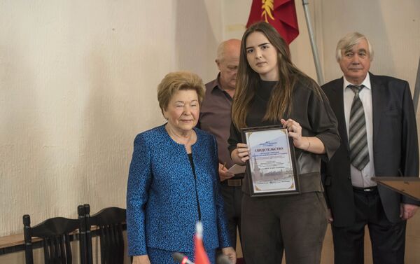 Надо также активно участвовать в жизни вуза, выигрывать различные конкурсы - Sputnik Кыргызстан