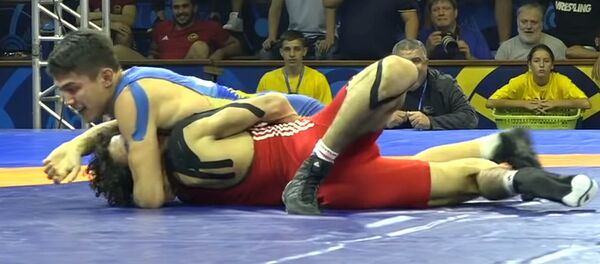 Сальто жасап, маңдайы жарыла сүйүнүп. Дүйнө чемпиону Бакировдун финалдагы видеосу - Sputnik Кыргызстан