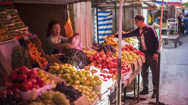 Рынок в Бишкеке. Архивное фото  - Sputnik Кыргызстан