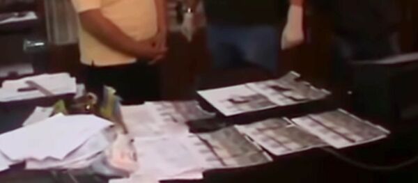 Директора медицинского колледжа в Бишкеке задержали со взяткой. Видео - Sputnik Кыргызстан