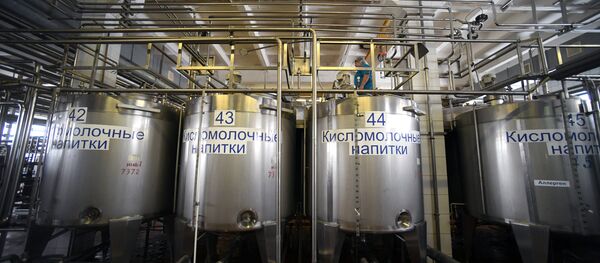Цех приемки на молочном заводе. Архивное фото - Sputnik Кыргызстан