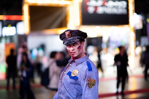 Мужчина в гриме зомби  на Tokyo Game Show в Японии - Sputnik Кыргызстан