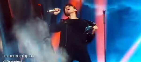 Певец Димаш Кудайберген зачитал рэп на казахском на шоу в Китае. Видео - Sputnik Кыргызстан