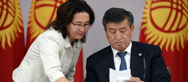 Визит президента КР Сооронбая Жээнбекова в Кеминский район  - Sputnik Кыргызстан