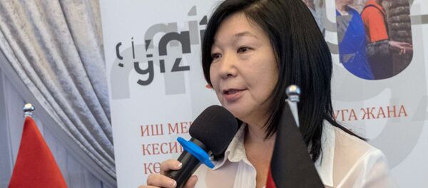 Замминистра труда и социального развития КР Зууракан Каденова - Sputnik Кыргызстан