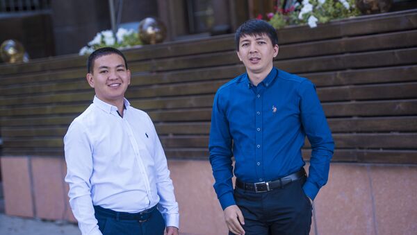 Бизнесмены Марат Дуйшоналиев (слева) и Тилек Сапарбаев - Sputnik Кыргызстан