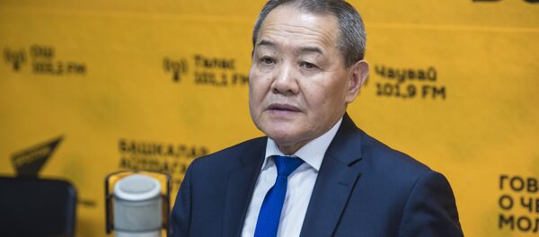 Мамлекеттик тил боюнча улуттук комиссиянын төрагасы Назаркул Ишекеев. Архив - Sputnik Кыргызстан