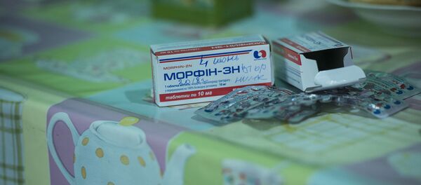 Лонгрид: Уже год я скрываю от мамы страшную тайну — о кыргызстанцах, принимающих морфин - Sputnik Кыргызстан