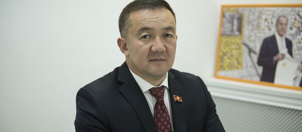 Республика — Ата-Журт фракциясынын лидери Жыргалбек Турускулов - Sputnik Кыргызстан