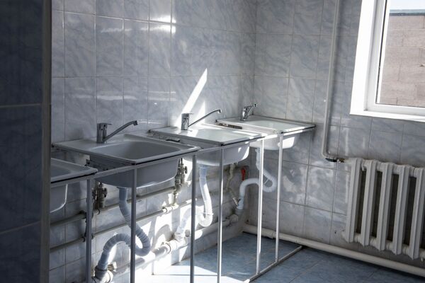 Сойкуканага кыз сатчумун. Бишкектин абагындагы аялдардын жашоосунан баян Сойкуканага кыз сатчумун. Бишкектин абагындагы аялдардын жашоосунан баян - Sputnik Кыргызстан