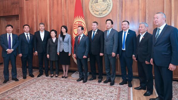 Парламентская делегация встретилась в Бишкеке с группой дружбы ЖК по сотрудничеству с Республикой Кореей - Sputnik Кыргызстан