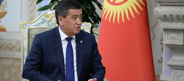 Архивное фото президента Кыргызстана Сооронбая Жээнбекова - Sputnik Кыргызстан